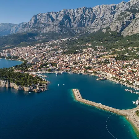 Apartament Maras *